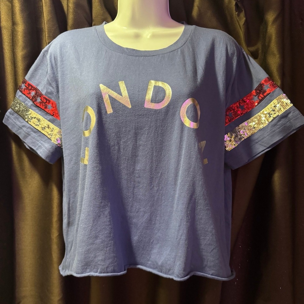 VS PINK | Destination | London cropped Bling T Shirt